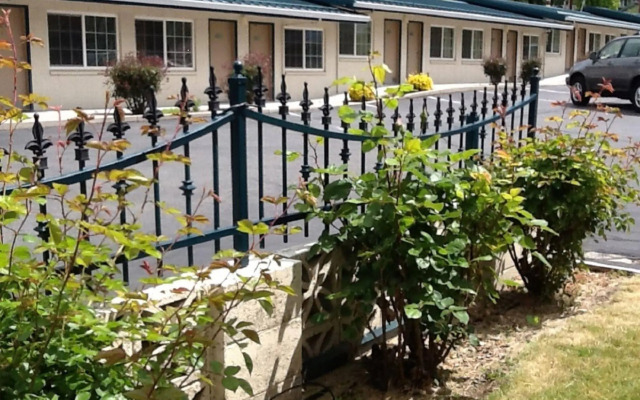 Pine Needles Inn