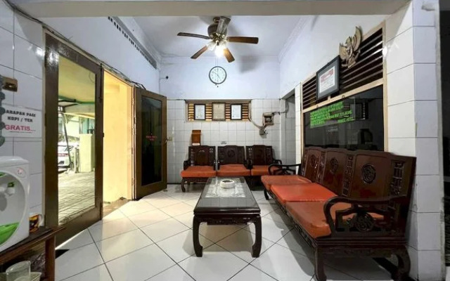 Hotel O Kost Gowa Near Gowa