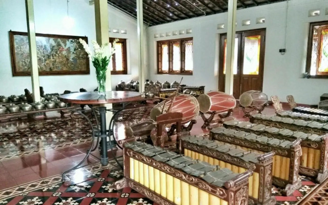 Omah Pitoe Guest House