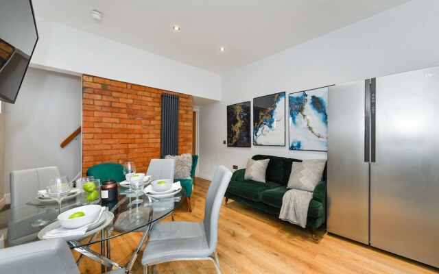 Long Eaton Modern 4bed House