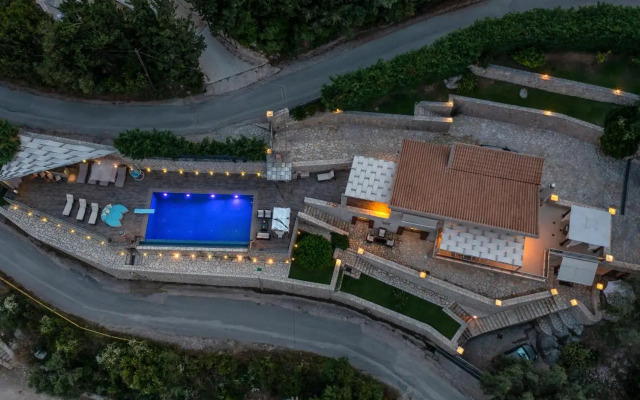 Villa Kastro - Luxury Hospitality