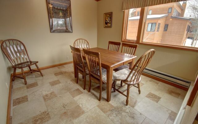 Tennis Townhomes 1335