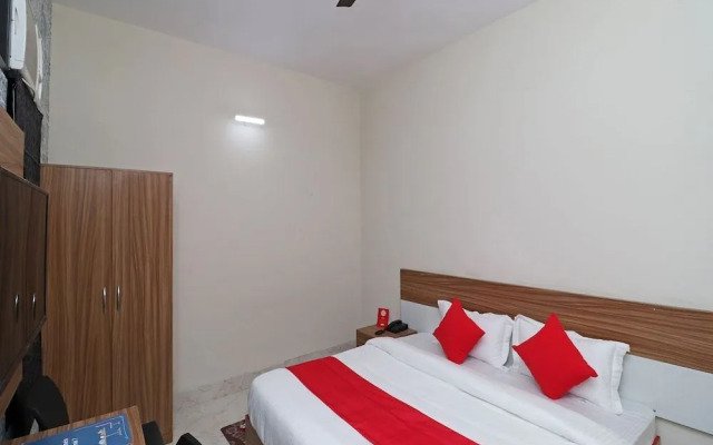 Dwarka Palace By OYO Rooms