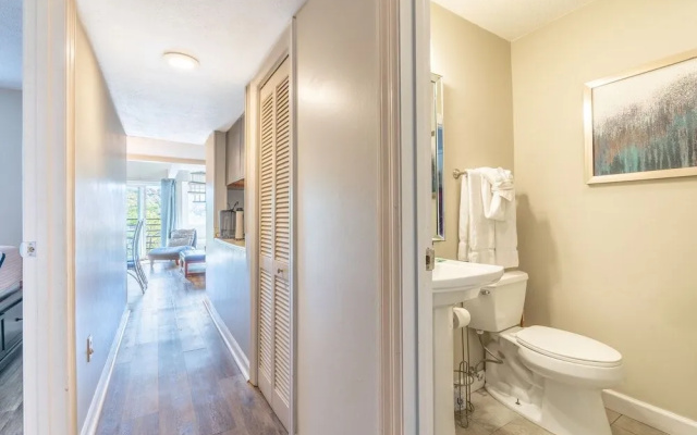 The Summit 5307 / INDOOR AND OUTDOOR POOLS