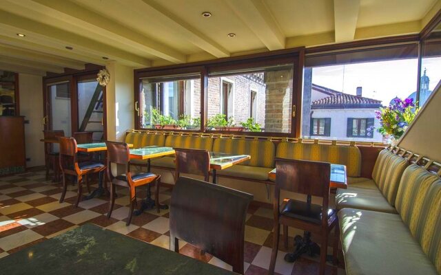 Ai Due Fanali (Adults Only)