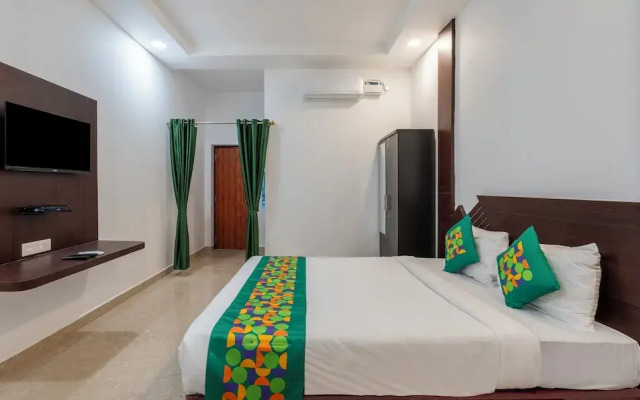 Treebo Royal Plaza,700 Mts From Promenade Beach