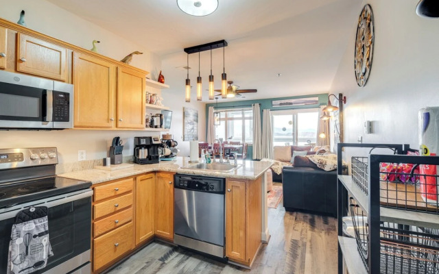 Balcony & Serene Views: Cozy Condo in Huddleston!