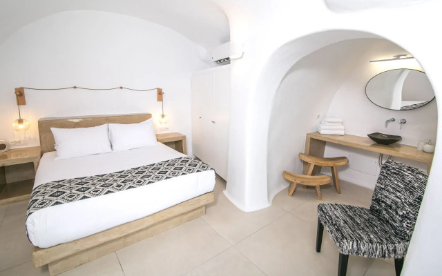 Elysian Santorini