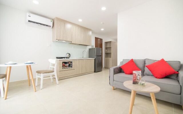 RedDoorz Premium near E-Town 3