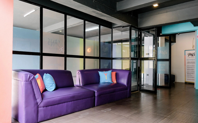Sans Hotel Roxy Jakarta