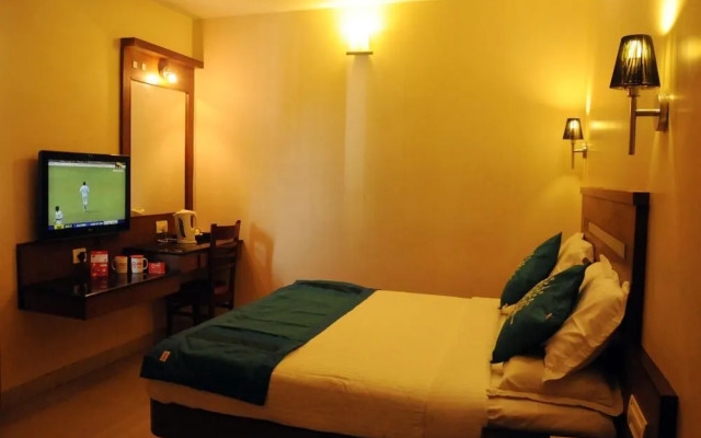 OYO 2033 Grand Plazza