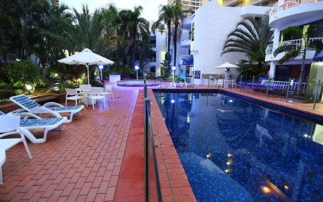 St Tropez Apartments