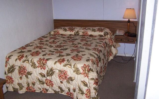 Circle R Motel