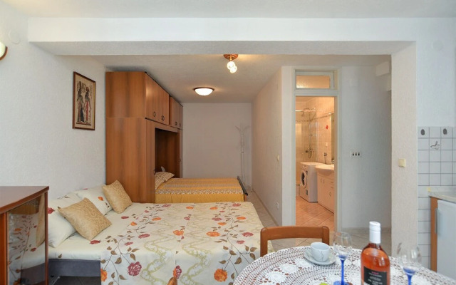 Apartment 43