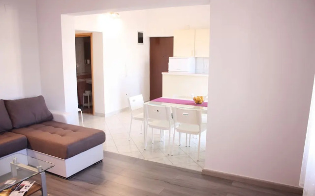 Apartments Miki Pag