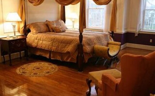 Rosewood Manor Bed & Breakfast