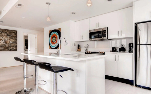 Global Luxury Suites at Chinatown