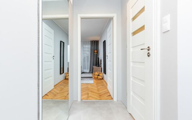 Apartments Warsaw Kredytowa by Renters