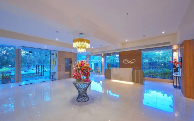 Royale Sarovar Portico Agra