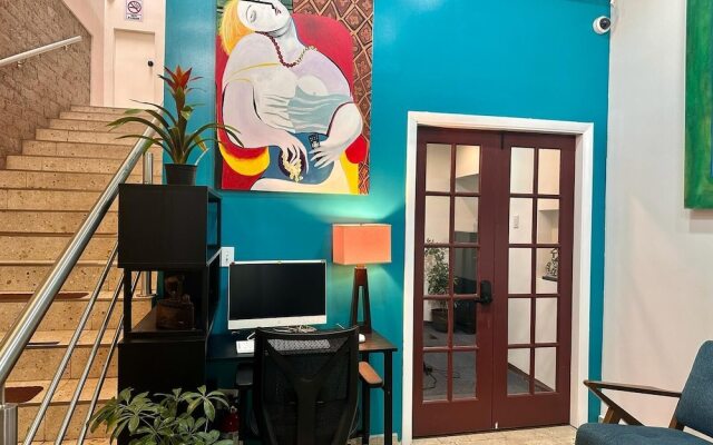 INTJ Hotel