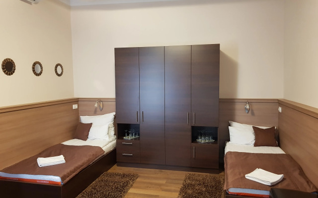 Central Hotel 21