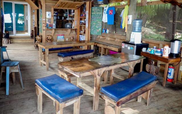 Blue Island Divers Casita Azul