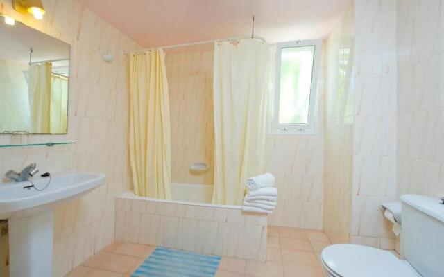 Apartamentos Cala LLonga Playa Ibiza