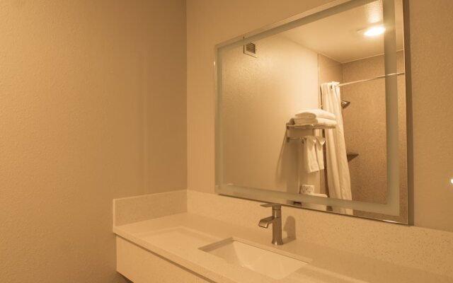 Days Inn By Wyndham Carlsbad