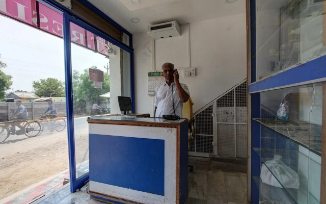 Oyo 38664 Rt Residency