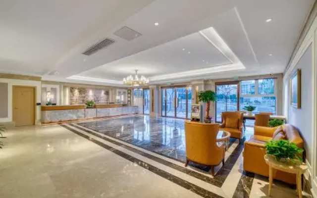 Vienna Hotel (Tongxiang Chongfu International Leather Center Branch)