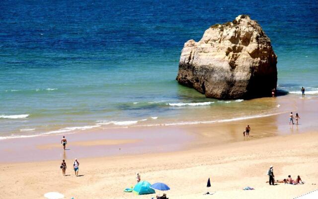 Apartamentos Paraíso Sol da Rocha