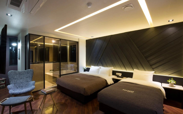 2 Heaven Hotel