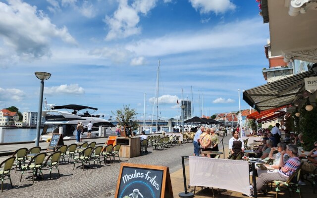 Harbour Walk
