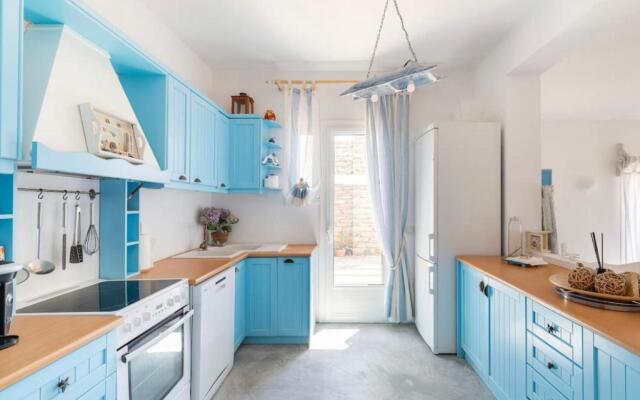 Petra House Kea 12776742