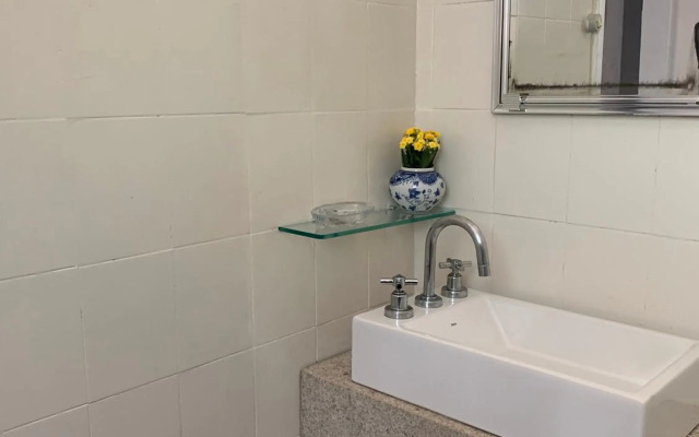 Casa Terrea com Piscina e Internet - Ar Opcional