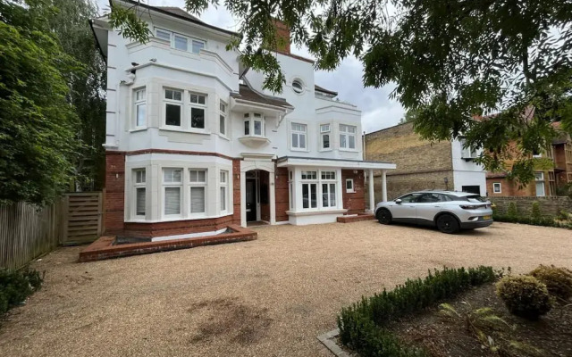 The Putney Sanctum - Beckoning 2bdr Flat With Balcony
