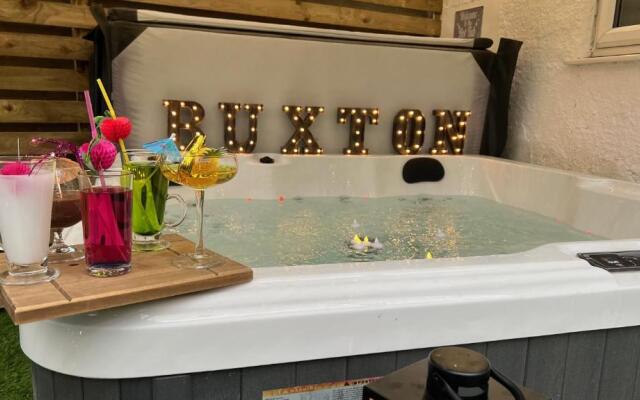 The Hideout With Hot Tub Buxton