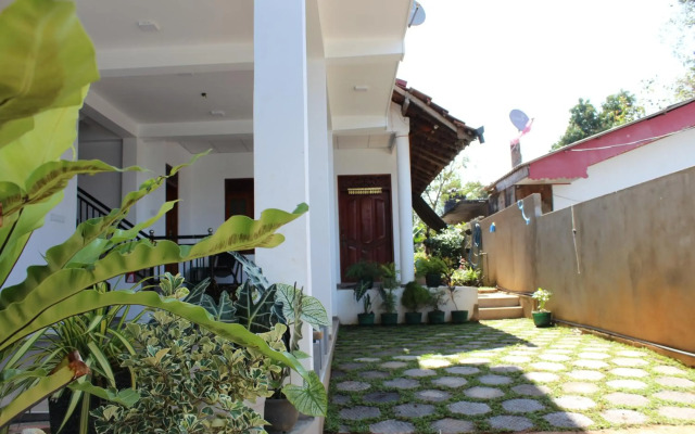 Riko surf House Hiri