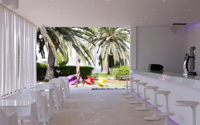 So White Club Resort
