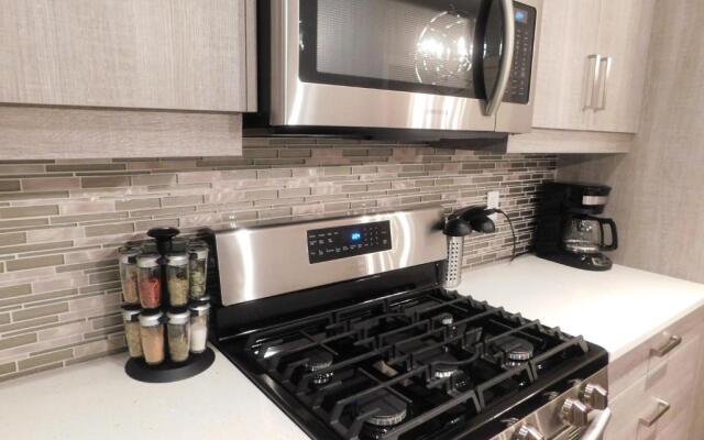 Three-Bedroom House with Balcony #33 Sunalta Downtown