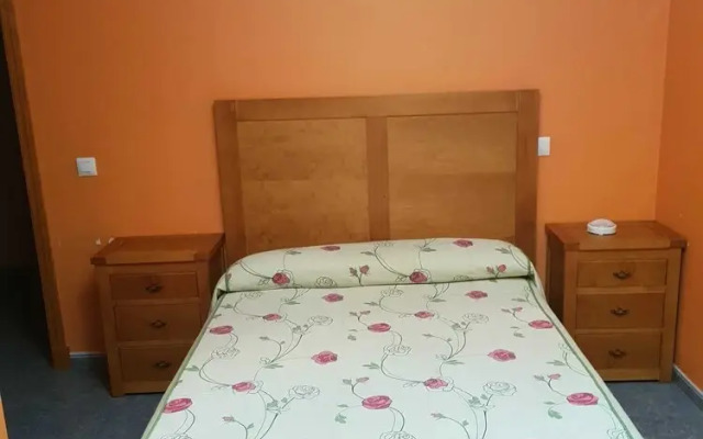 Hostal - Restaurante Carmona