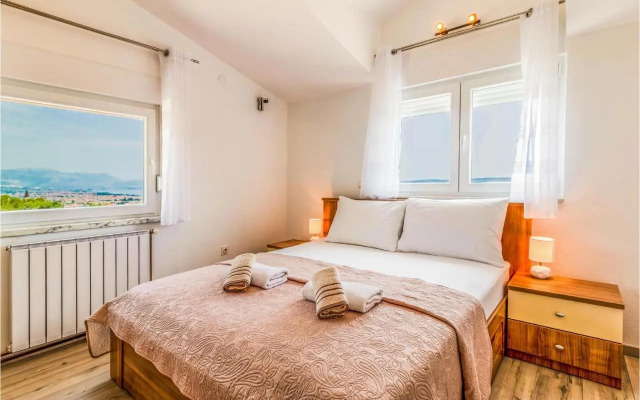 Five-Bedroom Holiday Home in Kastel Novi