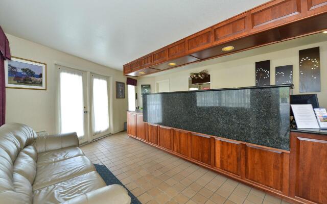 Travelodge by Wyndham Mackinaw City