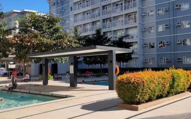 OYO 936 Yumis Condotel Trees Residences