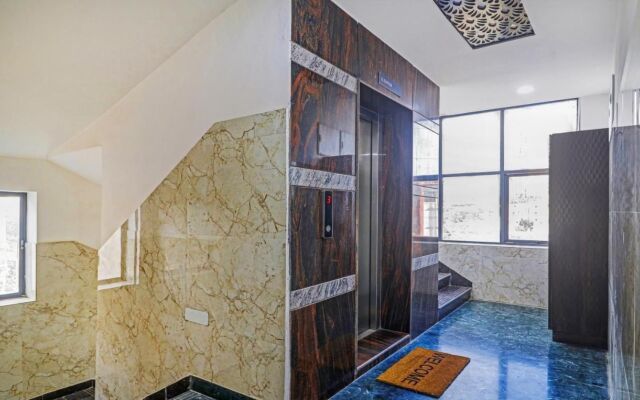 Itsy Hotels J A Royal Suites Manikonda