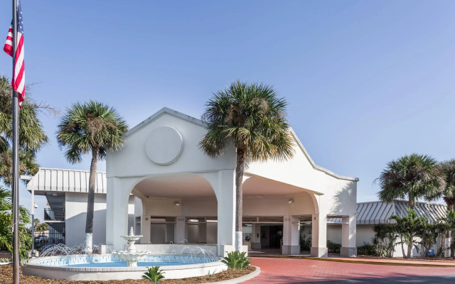 Days Inn by Wyndham St. Petersburg / Tampa Bay Area
