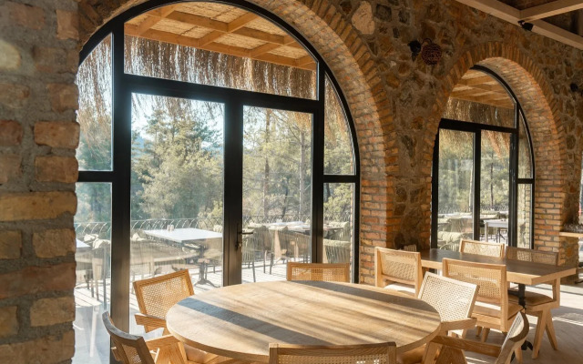 Izz Getaway – Adults Only