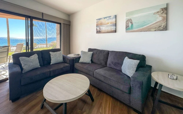 Steps to Sandy Beach Pool Renovated 2BR Condo