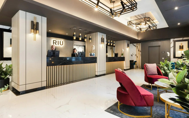 Hotel Riu Plaza Toronto