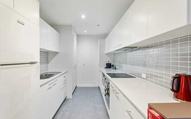 Madecomfy Spacious Canberra Living With Courtyard